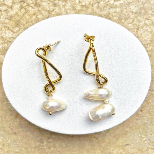 Asymmetrical Pearl Earrings
