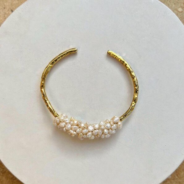 Lustrous Line Pearl Bangle